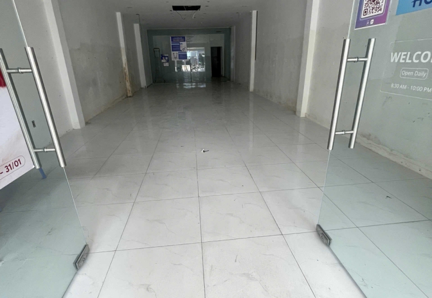 Mặt tiền  Nguyễn Thị Thập đoạn gần Lotte cực sung