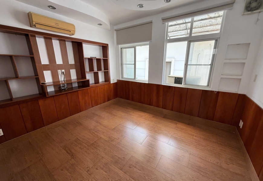 Cho Thuê nhà mặt tiền  Nguyễn văn linh, phú Mỹ hưng 