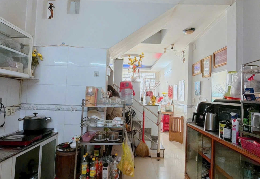 GIÁ :4TỶ399 TRIỆU TL  CHÍNH CHỦ CẦN BÁN NHÀ SỔ HỒNG RIÊNG  ĐƯỜNG TÂN MỸ - NGAY CỔNG TRƯỜNG ĐAỊ HỌC MAKETING - QUẬN 7. CÁCH XE HƠI 3 CĂN NHÀ 