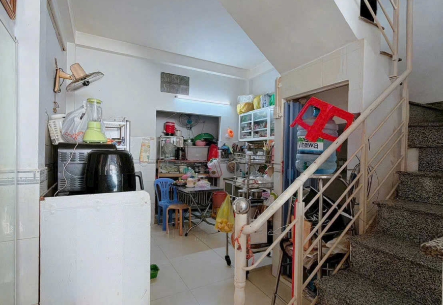 GIÁ :4TỶ399 TRIỆU TL  CHÍNH CHỦ CẦN BÁN NHÀ SỔ HỒNG RIÊNG  ĐƯỜNG TÂN MỸ - NGAY CỔNG TRƯỜNG ĐAỊ HỌC MAKETING - QUẬN 7. CÁCH XE HƠI 3 CĂN NHÀ 