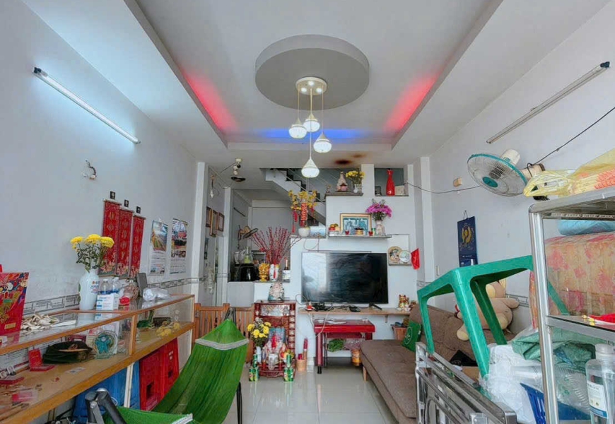 GIÁ :4TỶ399 TRIỆU TL  CHÍNH CHỦ CẦN BÁN NHÀ SỔ HỒNG RIÊNG  ĐƯỜNG TÂN MỸ - NGAY CỔNG TRƯỜNG ĐAỊ HỌC MAKETING - QUẬN 7. CÁCH XE HƠI 3 CĂN NHÀ 