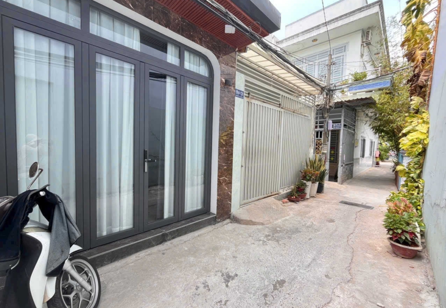 Nhà bán (Quận 7) - Huỳnh Tấn Phát  Bán nhà hẻm 2.5m đường Huỳnh Tấn Phát, p. Tân Thuận