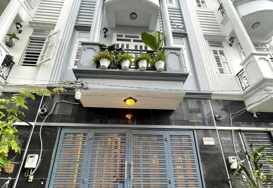 Bán nhà đẹp nhánh 1979 Huỳnh Thị Đồng hẻm xe tới nhà ngay trung tâm thị trấn nhà bè