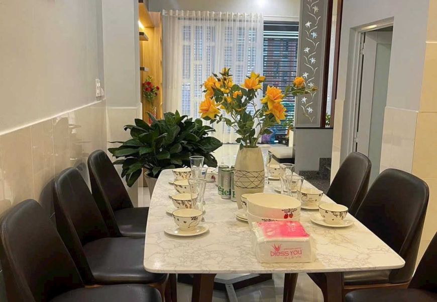 Bán nhà đẹp nhánh 1979 Huỳnh Thị Đồng hẻm xe tới nhà ngay trung tâm thị trấn nhà bè