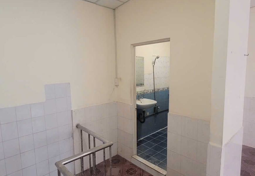 Cho thuê nc nhà này giá 9tr/tháng