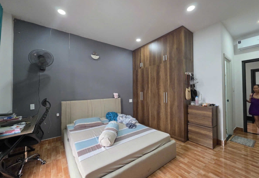 BÁN NHÀ HẺM 88 ĐƯỜNG NGUYỄN VĂN QUỲ QUẬN 7