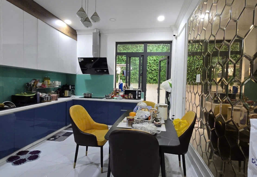 BÁN NHÀ HẺM 88 ĐƯỜNG NGUYỄN VĂN QUỲ QUẬN 7