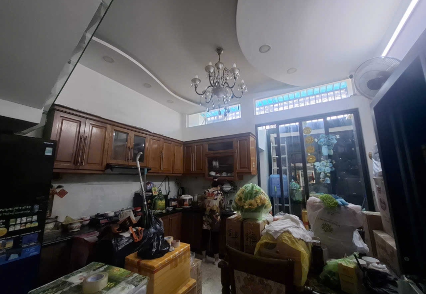 BÁN NHÀ CÒN MỚI (Q7) Bán nhà khu nhà phố đường Hoàng Quốc Việt, đối diện sân Vận Động Bộ Công An, sát bên khu Đô thị Phú Mỹ Hưng