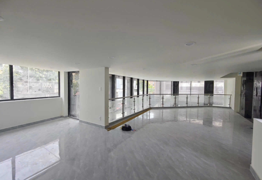 CHO THUÊ TÒA NHÀ MẶT TIỀN 1000m2 sàn NGUYỄN THỊ THẬP, Himlam-  Q7