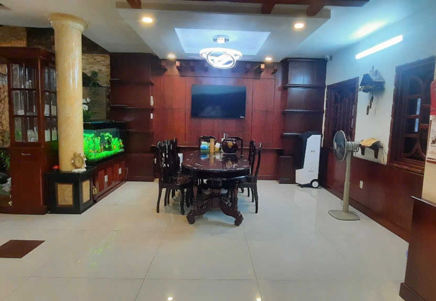 Cho Thuê Biệt Thự Mặt Tiền Đường Lý Phục Man. P.Bình Thuận Quận 7