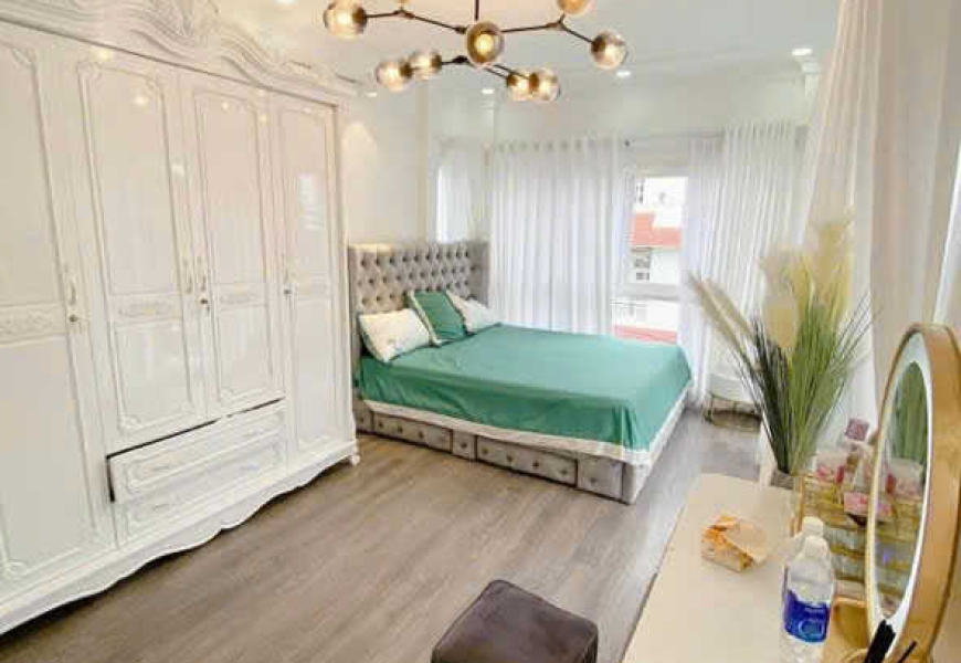 Bán nhà MT đường số 47 - Lâm Văn Bền - Q7