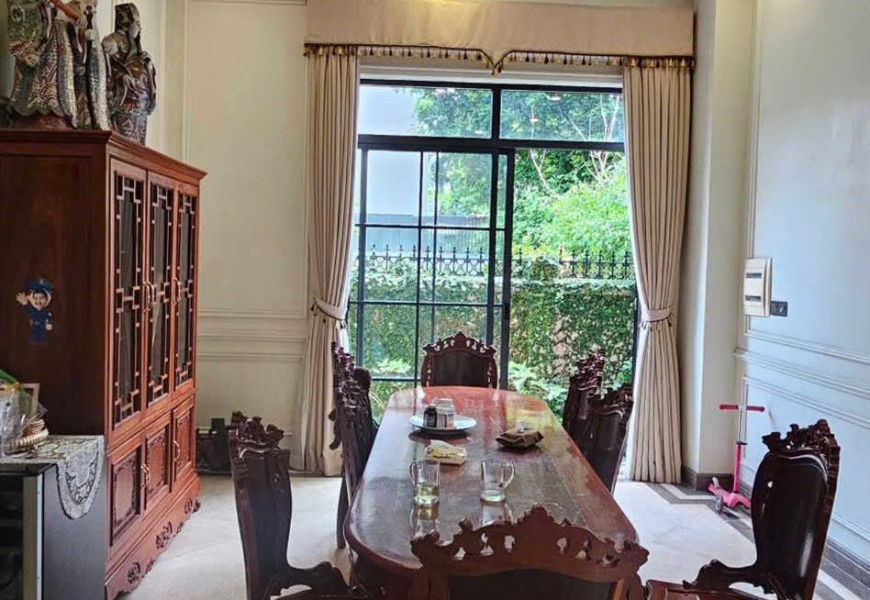 Bán  Villa 2 MT trước sau View công viên khu Nam thông ,phú mỹ hưng Q7 
