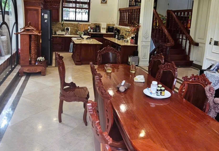 Bán  Villa 2 MT trước sau View công viên khu Nam thông ,phú mỹ hưng Q7 