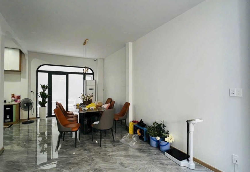 NHÀ ĐẸP HIỆN ĐẠI MT ĐƯỜNG SỐ TÂN QUY, ĐƯỜNG Ô TÔ 10M - FULL NỘI THẤT