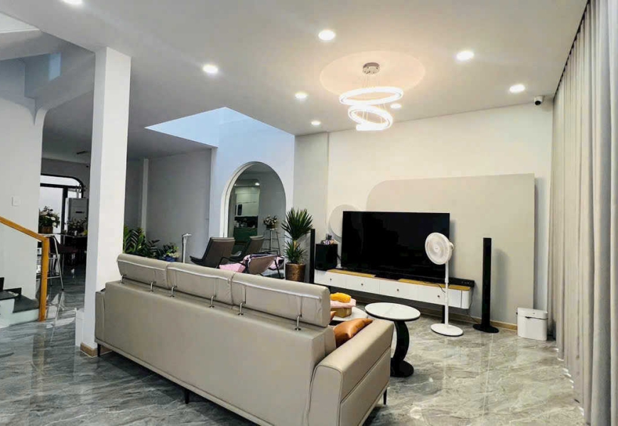 NHÀ ĐẸP HIỆN ĐẠI MT ĐƯỜNG SỐ TÂN QUY, ĐƯỜNG Ô TÔ 10M - FULL NỘI THẤT