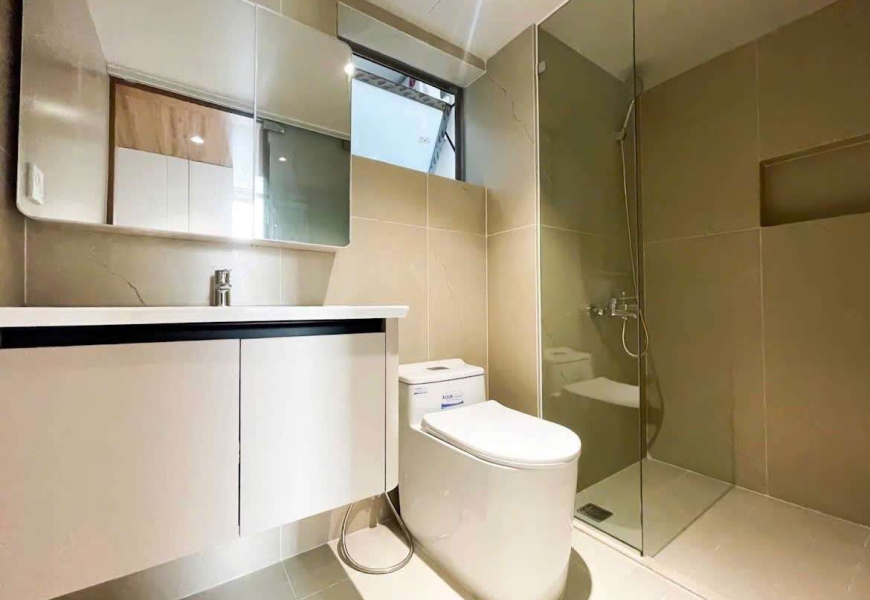 Bán chdv hẻm xe hơi Nguyễn Văn linh..thu nhập 380tr/tháng