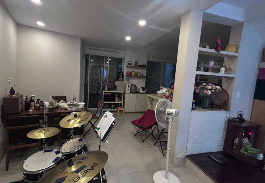 Nhà mặt tiền đường 66 KDC Tân Quy Đông