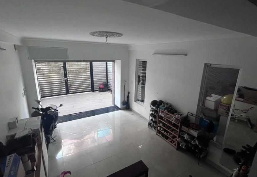 Nhà mặt tiền đường 66 KDC Tân Quy Đông