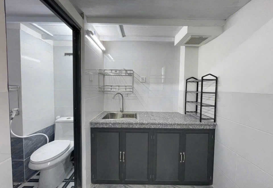 Bán chdv mới 100% hẻm 4m đường Bùi văn Ba.....Giá 12 tỷ 