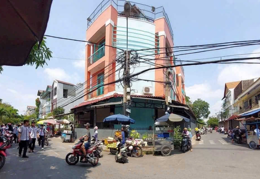 Nhà căn góc siu to & đẹp 2 MT Mỗi bên rộng 12m đối diện là ngôi Trường Cấp 2 tại KDC Bình Hưng, Quốc Lộ 50, Bình Hưng, Bình Chánh, TP.HCM