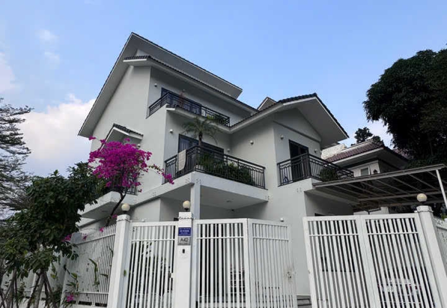 Cho Thuê Biệt Thự KDC Nghĩ Ngơi Giải Trí ( Vivo city ) Tân Phong Q7   Vị trí căn góc 2 mt đường số 7+ 14 đường lớn đẹp ( đối diện TTTM Cao Cấp VivoCity ) 