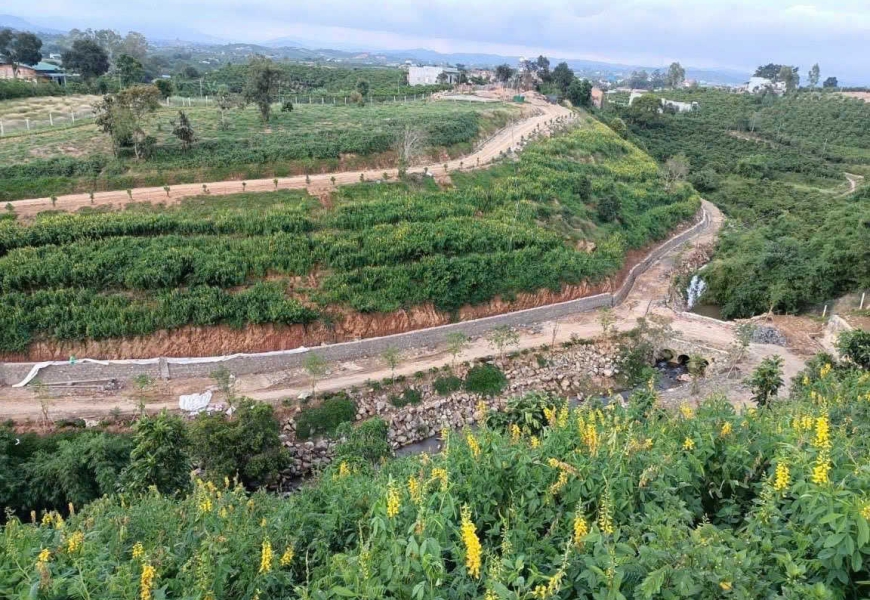 Giảm 6 tỷ cần bán nhanh..còn 17tỷ BÁN LÔ ĐẤT 27.000m SINH THÁI LÂM ĐỒNG - CÓ SUỐI, HẠ TẦNG HOÀN CHỈNH - PHONG THUỶ CỰC TỐT  Xã Ninh Gia, huyện Đức Trọng, Lâm Đồng