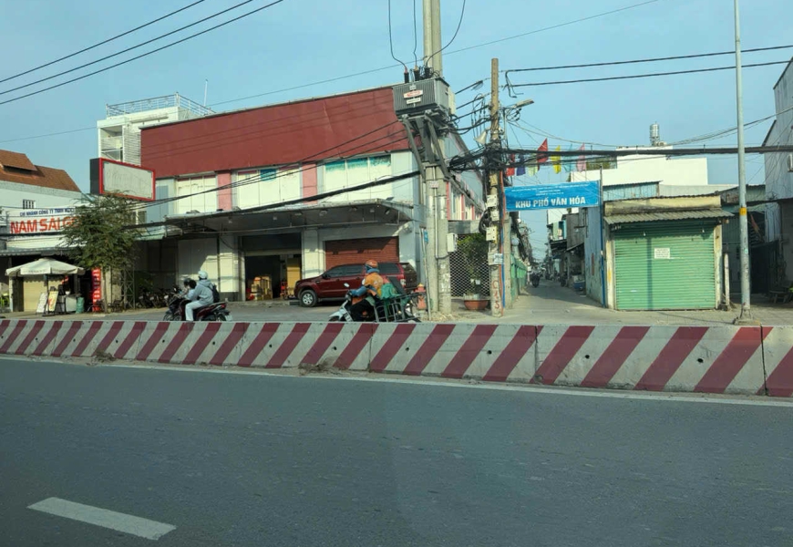 Cho thuê mặt tiền 1627 Huỳnh Tấn Phát, phường Phú Mỹ, Quận 7