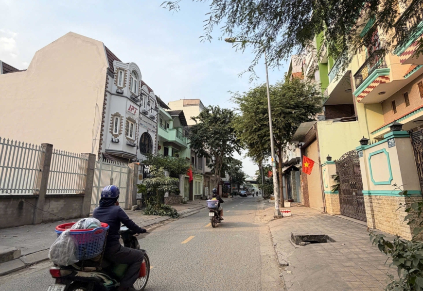 0909227199 Hàng hiếm, bán nền đất duy nhất ngang 8m. Khu vực xây cao tầng, đường 12m sầm uất thuận tiện kinh doanh mua bán đa ngành nghề