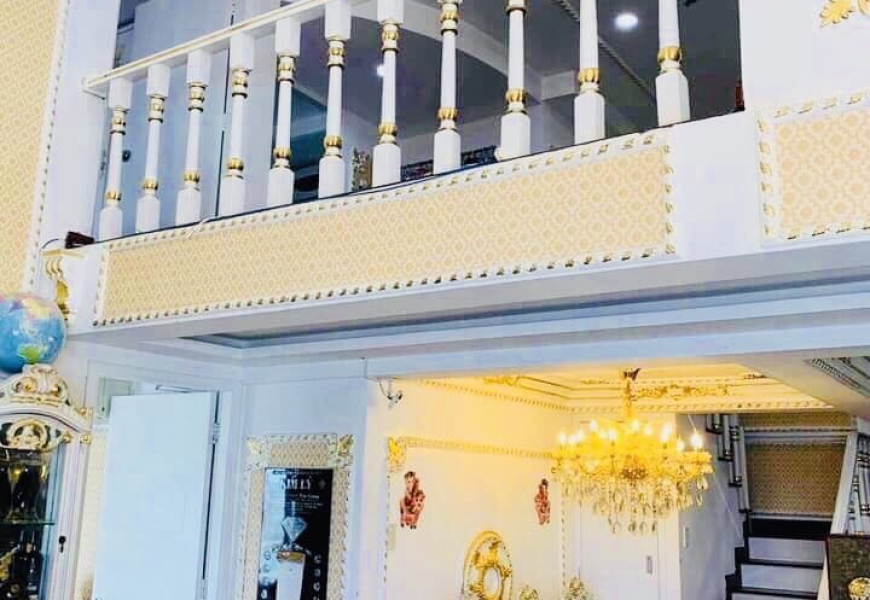 3,5 TỶ BÁN CĂN HỘ PHÚ HOÀNG ANH,ĐƯỜNG NGUYỄN HỮU THỌ BÁN 3TỶ5 TRẢ TRƯỚC 50% CÒN HỔ TRỢ 50% TRẢ GÓP LẢI XUẤT NGÂN HÀNG . HOẶC CHO THUÊ 850 USD / THÁNG . DIỆN TÍCH SỬ DỤNG 160M2 . NỘI THẤT HOÀNG GIA CAO CẤP . 3 PHÒNG NGỦ 2 TOLET TRONG PHÒNG , 1 VĂN PHÒNG 15