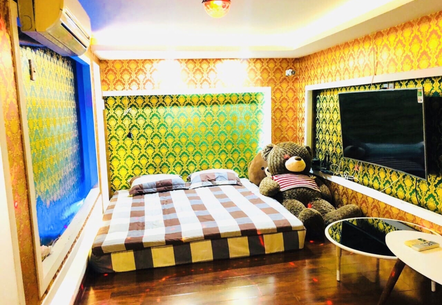 3,5 TỶ BÁN CĂN HỘ PHÚ HOÀNG ANH,ĐƯỜNG NGUYỄN HỮU THỌ BÁN 3TỶ5 TRẢ TRƯỚC 50% CÒN HỔ TRỢ 50% TRẢ GÓP LẢI XUẤT NGÂN HÀNG . HOẶC CHO THUÊ 850 USD / THÁNG . DIỆN TÍCH SỬ DỤNG 160M2 . NỘI THẤT HOÀNG GIA CAO CẤP . 3 PHÒNG NGỦ 2 TOLET TRONG PHÒNG , 1 VĂN PHÒNG 15