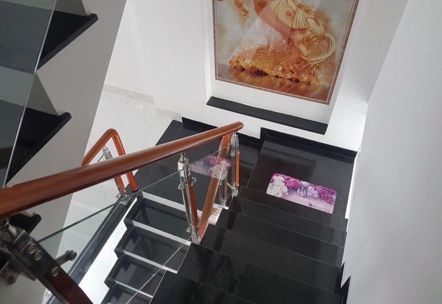 BÁN NHÀ HẺM XE HƠI