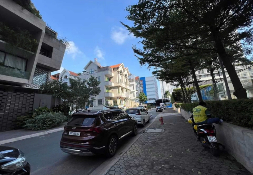 CẦN CHO THUÊ MB KHU HIM LAM .DT 10 X 20 .GIÁ 20TR THÁNG