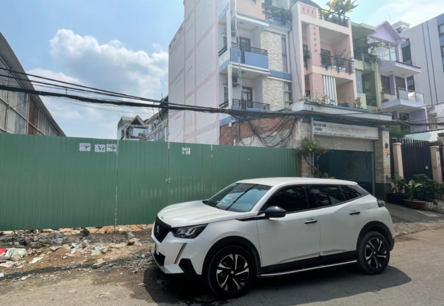 Bán đất lô nhì hẻm 300 nguyễn văn linh,p bình thuận Q7