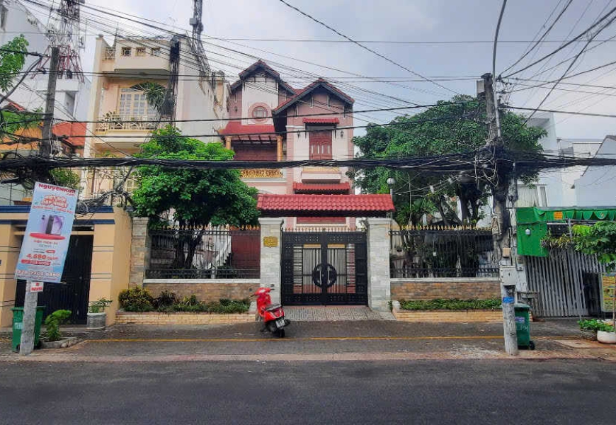 Cho Thuê Biệt Thự Mặt Tiền Đường Lý Phục Man. P.Bình Thuận Quận 7