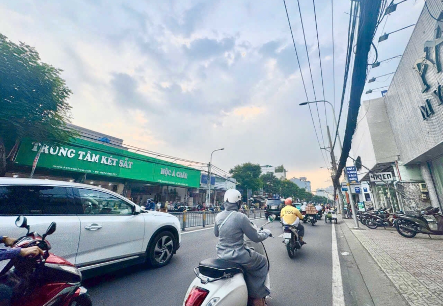 0914020039 em dung CHO THUÊ  / BÁN MẶT TIỀN NGUYỄN THỊ THẬP, PHƯỜNG TÂN PHONG, Q7