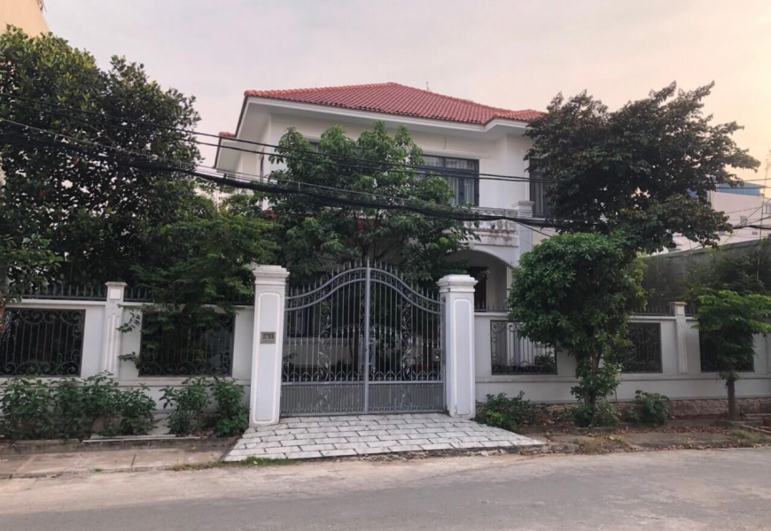 Bán biệt thự sân vườn 2 mặt tiền khu làng đại học B,phước kiểng nhà bè Cách lotte mark Q7 chỉ 3km
