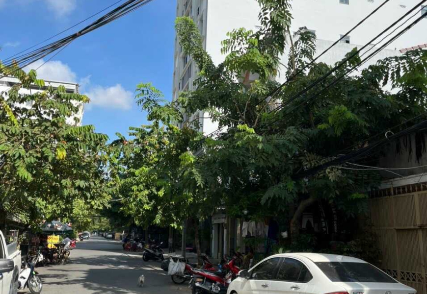 Bán nhà cấp 4 mặt tiền đường số 85,p Tân Quy,Q7