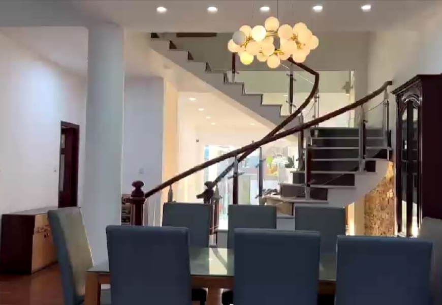 BÁN BIỆT THỰ NGUYỄN VĂN LINH, P.BÌNH THUẬN, Q7