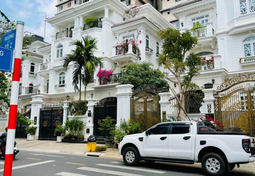 BÁN BIỆT THỰ KHU COMPOUD CITY LAND, BẢO VỆ 24/24, NGAY BIG C NGUYỄN THỊ THẬP, Q7