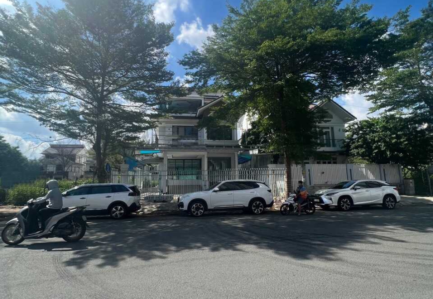 BÁN BIỆT THỰ ĐƠN LẬP KHU SADECO NGHỈ NGƠI GIẢI TRÍ NGAY VIVO QUẬN 7