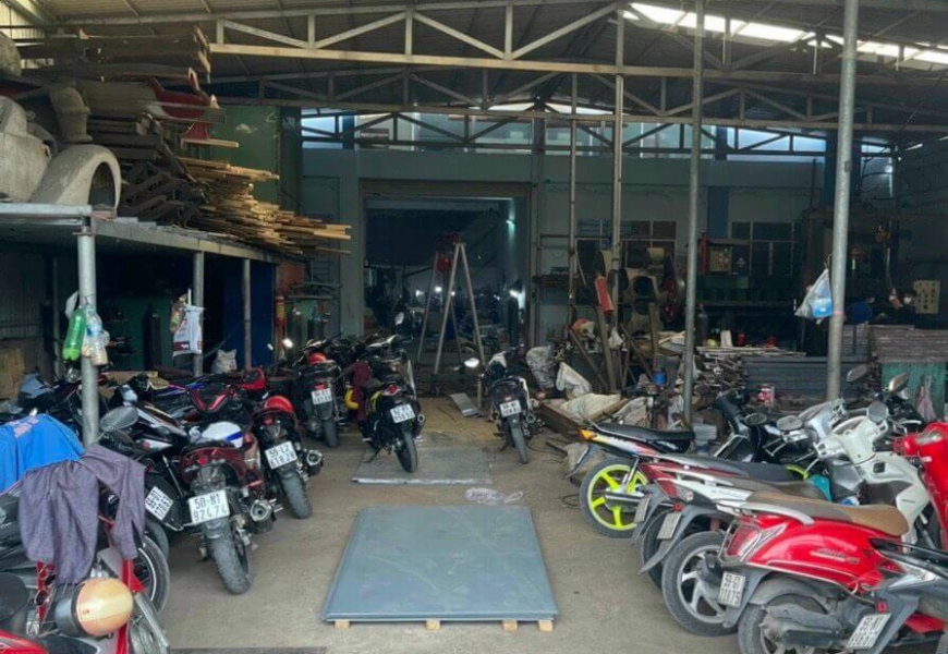 CẦN BÁN 900M2 ĐẤT VÀ NHÀ XƯỞNG MẶT TIỀN ĐƯỜNG VÕ VĂN VÂN, TÂN TẠO, BÌNH TÂN