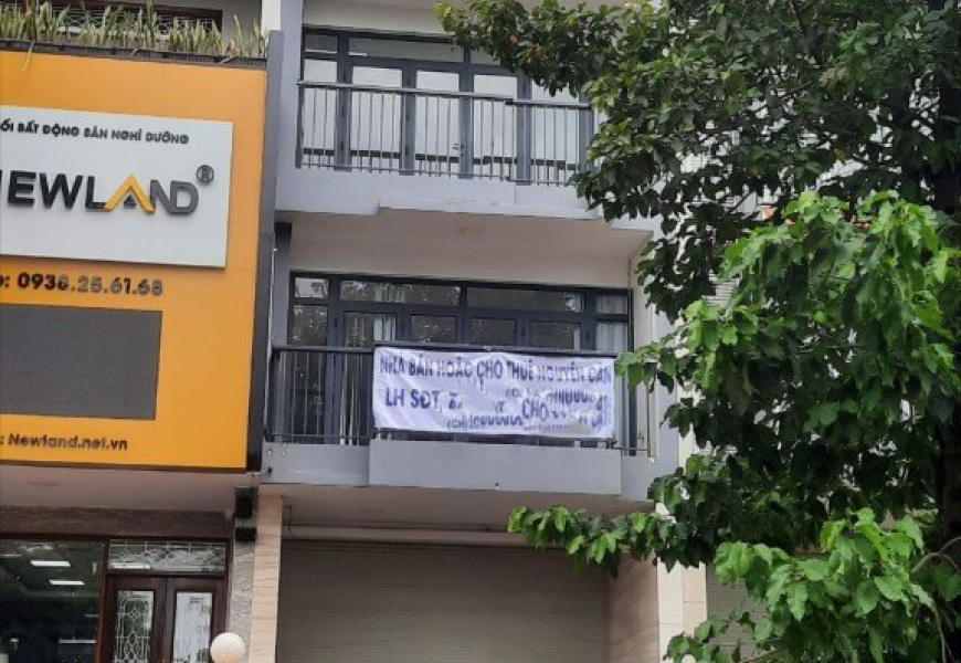 Bán Nhà MT Đường D4 Khu Him Lam. Phường Tân Hưng.Quận 7