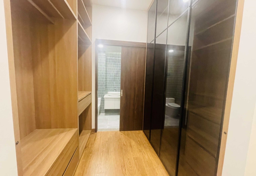 Biệt thự sân vườn 1260m2,view Hồ Lớn,đường Tân mỹ ngay trung tâm Q7-sát bên là trường đại học marketing