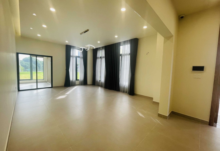 Biệt thự sân vườn 1260m2,view Hồ Lớn,đường Tân mỹ ngay trung tâm Q7-sát bên là trường đại học marketing