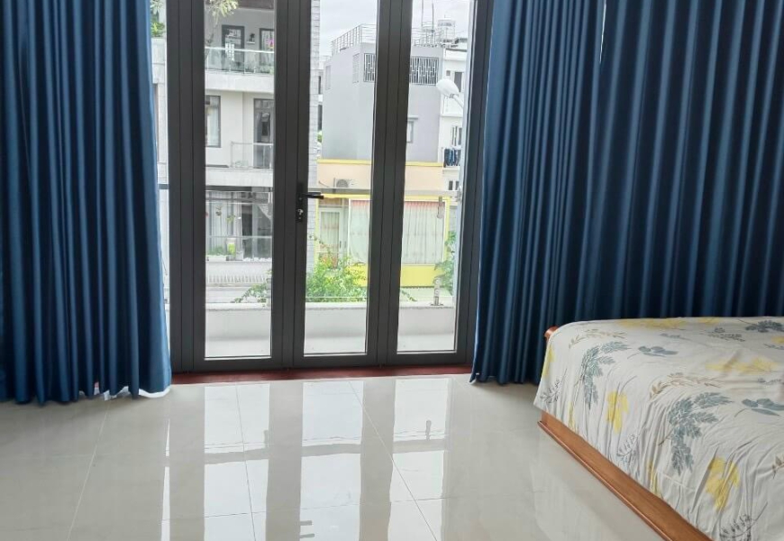 Bán nhà mặt tiền đường 20m,kdc Phú Mỹ,Q7