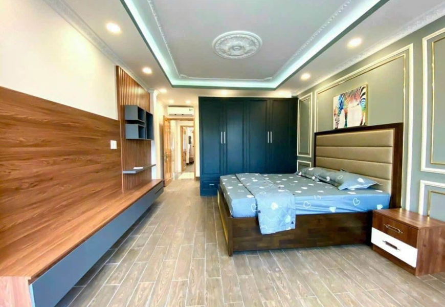 Bán nhà hoàng quốc việt quận 7 tiếp giáp Phú Mỹ Hưng , nhà ( hướng nam)