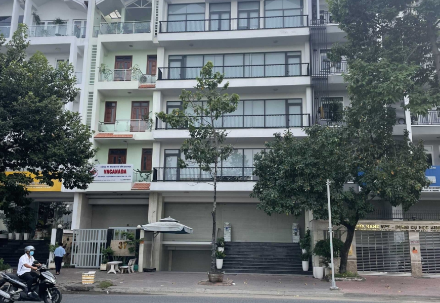 Mặt tiền đường D4 kdc Him Lam,kinh doanh đông đúc
