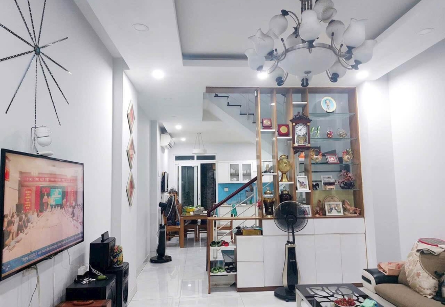 Bán nhà đường xe hơi phường Tân Quy quận 7
