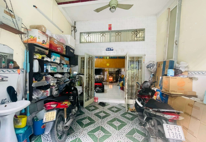 Bán nhà 3 tầng mặt tiền hẻm 861 trần xuân soạn,p tân hưng Q7