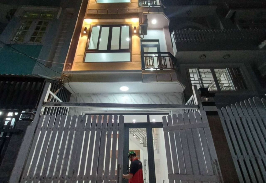 BÁN HOẶC CHO THUÊ - GIÁ BÁN 6.5 TỶ TL. GIÁ THUÊ 16TR/TH - NHÀ ĐẸP 3 LẦU NGUYỄN VĂN QUỲ, Q7